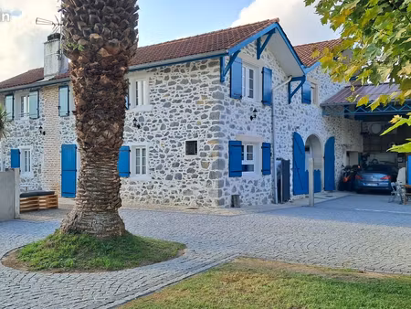 jolie ferme st raphael de caractère