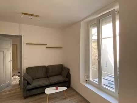 t2 meublé 30m² — haut de laon, quartier calme et médiéval