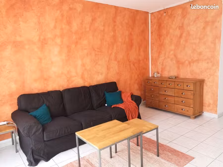 t2 meublé 45 m² – lumineux – faubourg bonnefoy – proche gare
