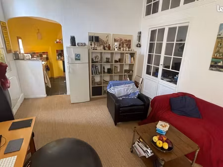 appartement 57m². chambre, salon, bureau, cuisine, cave