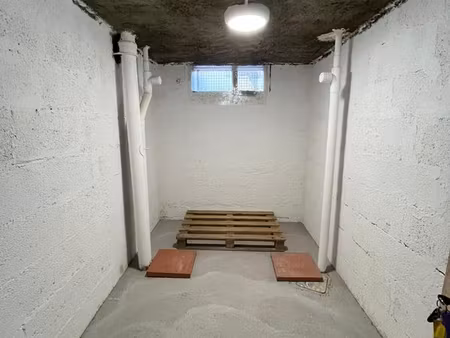 location cave propre et saine + prise électrique -surface 7.5m2, hauteur 2,13m, volume 16.