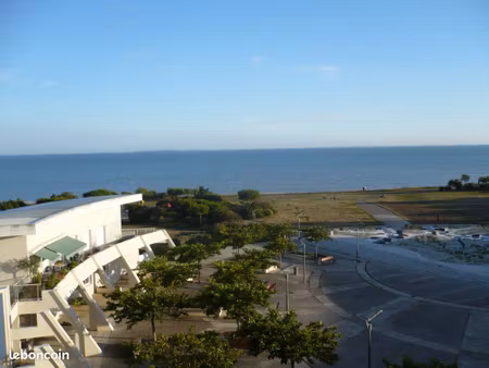 studio meublé 21m2 vue mer / la rochelle 17000 / de septembre à juin