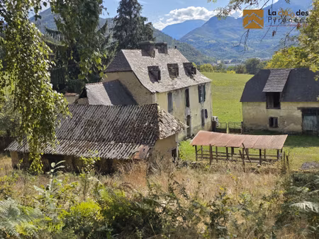 unique !! corps de ferme sur 13 hectares à lourdes