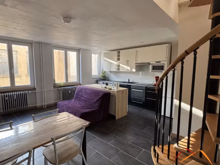 appartement meublé en duplex (chauffage inclus)