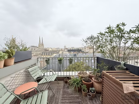 duplex d'exception de 127 m2 en plein coeur de bordeaux