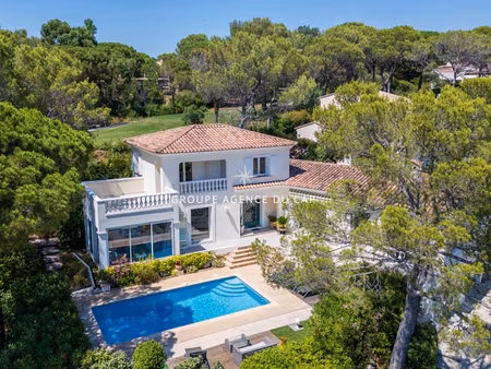 coeur des golfs villa 6 pièces avec vue dégagée, piscine et garage