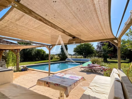 maison avec dépendances, piscine et terrain plat - 3 chambres - 1 bureau