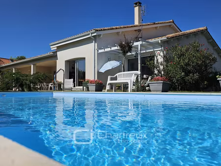 villa avec piscine