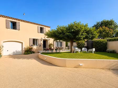 maison 5 pièces de 123 m² avec piscine – cabrières-d'avignon