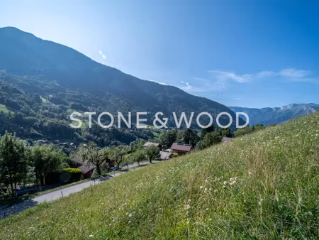 terrain constructible avec vue dégagée sur les montagnes