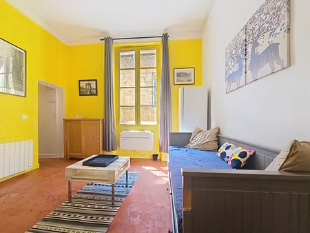 avignon intra -muros. joli t2 de 28m² au dernier étage