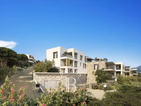 calvi, appartement vue mer, 4 chambres, balcon, piscine, proche plage