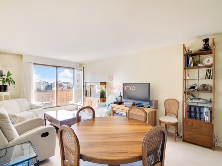 appartement familial avec terrasses/ 3 chambres.