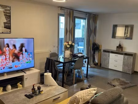 location appartement 3 pièces 65 m² à montpellier (34000), 1 000 €