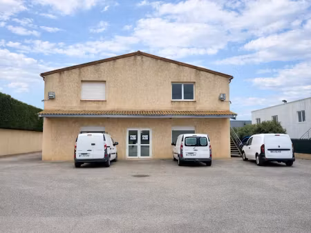 location locaux professionnels 3 pièces 110 m² à gardanne (13120), 960 €