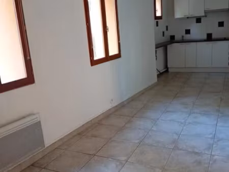 location appartement 2 pièces 40 m² à la farlède (83210), 638 €