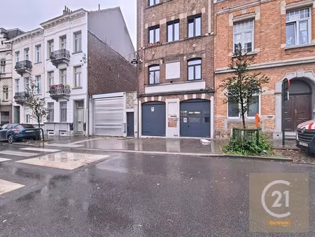 laeken – spacieux dépôt / entrepôt de 175 m²