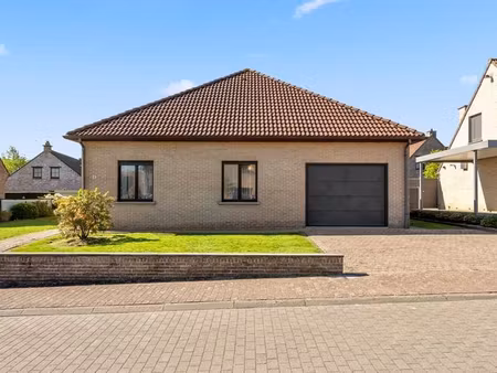 bungalow prêt à emménager avec garage dans un quartier rési…
