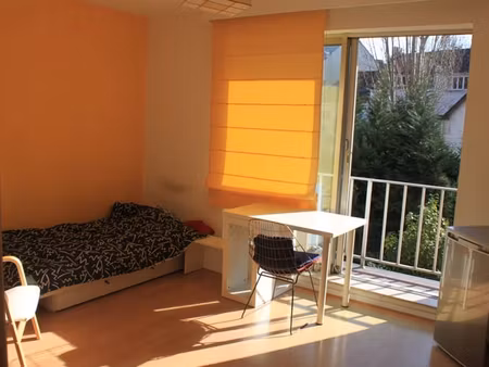 location d'une chambre spacieuse dans un appartement