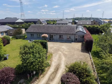 ensemble immobilier aux multiples possibilités