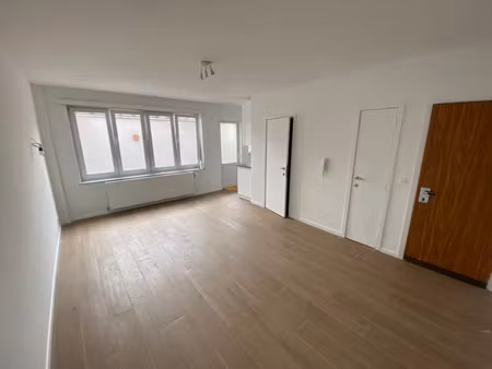 studio au rez-de-chaussée avec cour - quartier meiser