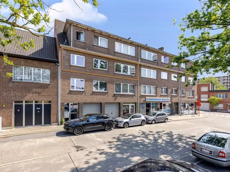 appartement spacieux de deux chambres à sint-niklaas