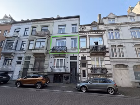 spacieux appartement d'une chambre à louer au cœur d'ostende