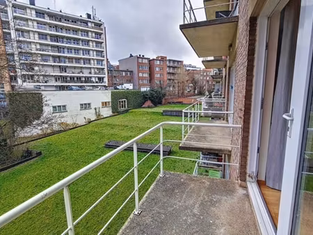appartement une chambre + terrasse en location à schaerbeek