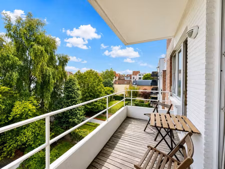 métro pétillon, appt 2 chambres avec balcon et garage