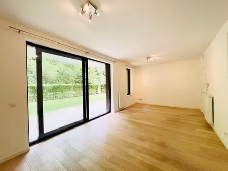proche roodebeek - rez-de-chaussée avec terrasse et jardin !
