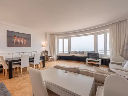 bel appartement non-meublé avec vue frontale sur mer