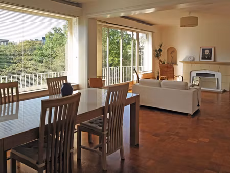 penthouse avec magnifique vue sur les arbres