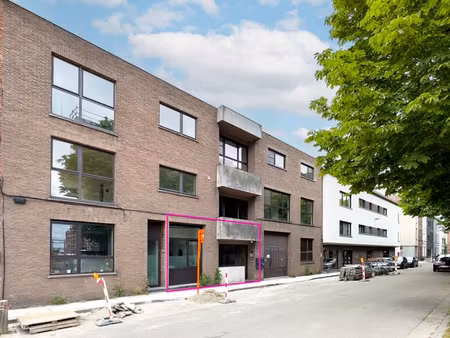 lichtrijké, instapklare studio op uitstekende ligging in ...