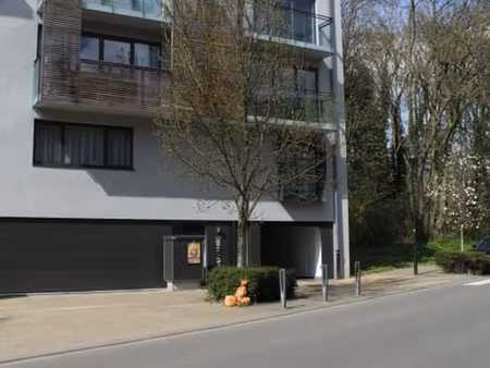 appartement état neuf, 2 chambres, avec parking !