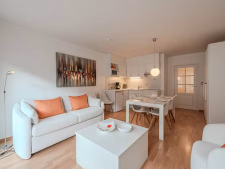 beau studio avec terrasse près de la plage à ostende