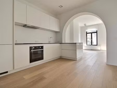 chatelain - apt 3 ch remis a neuf avec balcon