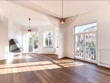 châtelain superbe duplex 2 ch 1 sdd