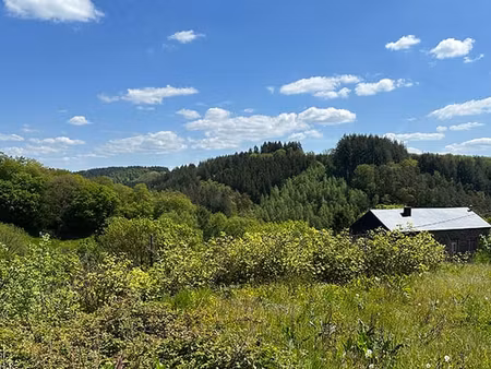 terrain en pente près de la semois, avec permis d’urbanisme