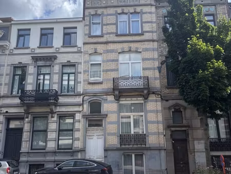 maison unifamiliale 6 chambres, 2 bureaux, grand jardin