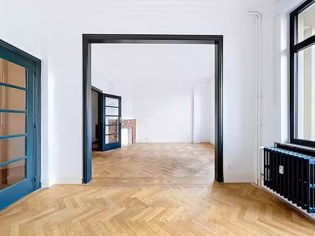 botanique : superbe appartement de 2 chambres + balcon