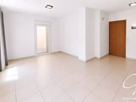 local professionnel de 108,93 m² transformable en habitation – jardin – fort potentiel