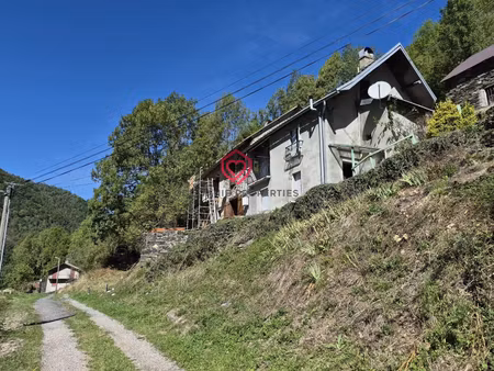 maison dans un hameau de montagne, belles vues