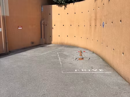 nice nord/gorbella : parking extérieur 23 500 euros