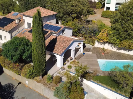 maison provençale avec piscine - 6 pièces - 157 m²