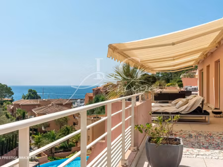 villa sur le toit vue mer avec immense terrasse