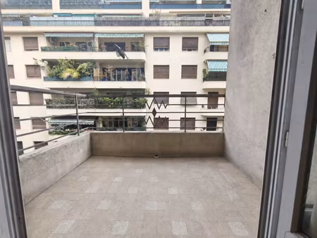 nice centre 2 pieces avec balcon