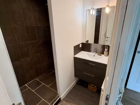 appartement rénové quartier venoix caen avec cave et parking privatif