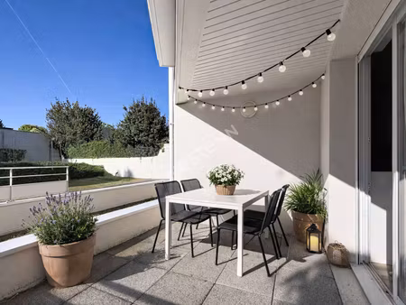 nantes joneliere / facultés : a louer charmant appartement t2 meublé avec terrasse