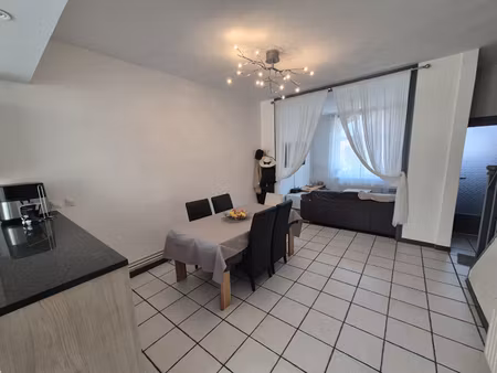 à vendre ? maison semi-individuelle 97 m² , 3 chambres + bureau+ jardin 85m²!! 191 000 € h