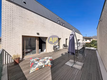 t4 de 86m2 avec terrasses et parking / nansouty